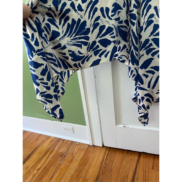 🫆PRICE DROP🫆Alexis blue botanical tie strap asymmetrical hem dress - size L 🤍💙🏝️ - Picture 8 of 12